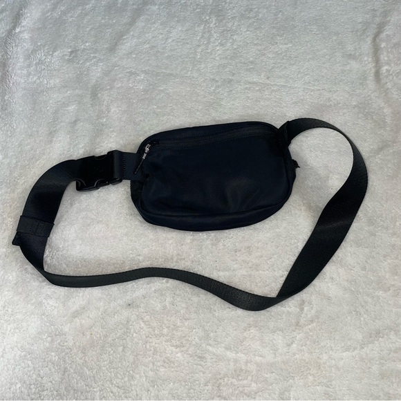 Lululemon OG Black Belt Bag - Picture 5 of 10